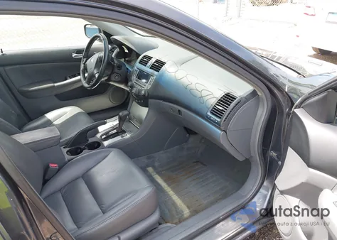 2006 Honda Accord 2.4 Ex z USA, uszkodzony, nr VIN 1HGCM56836A119743